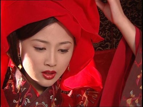 按人均每天一斤粮食计算,一个宫女一年可以养活14口人