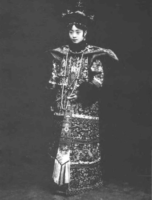 最后一位太监孙耀庭回忆起(最后一位太监孙耀庭有儿子吗)