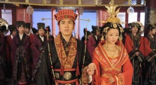 唐明皇在她面前可怜不可怜!偶尔,他们不说话,杨贵妃也不向唐明