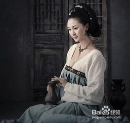 唐代服装最突破的是半臂服装和裸胸服装