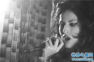 世界十大名人死亡谜团 蓝可儿尸体被发现藏在水箱里(世界十大巨蟹座名人)