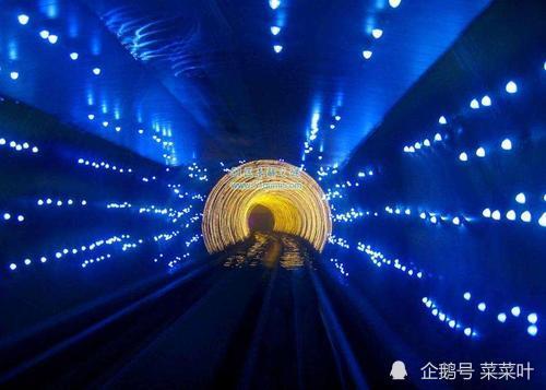 男子自称2749年,现实世界有没有消失就知道了 男子自称与外星人接触过