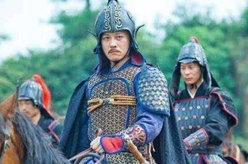 第一个人穿黄袍 前面还说黄袍加身的发明者是郭威