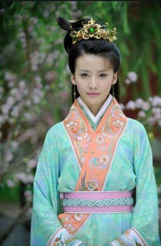 为什么她不是四大美女,没有西施出名呢?有人猜测她当时可能没有 为什么四大骚攻