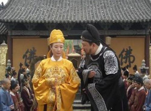 李林甫为什么能压制安禄山?(唐玄宗为什么要用李林甫)
